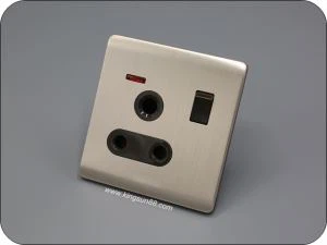 M9 15A spínací zásuvka