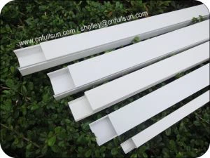 Samolepící PVC kanál pro elektrické kabely